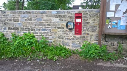 Postbox, plaque and noticeboard.... Low Ham