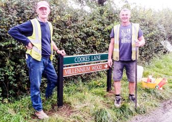 04.10.17 Road direction signs to Millennium Wood installed